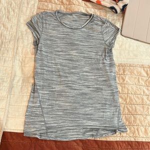 Lululemon t shirt